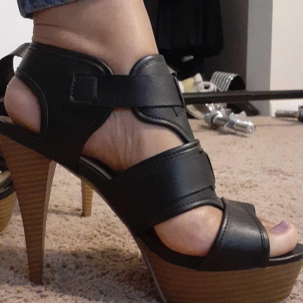 Shoes - Picture 2 of 2
